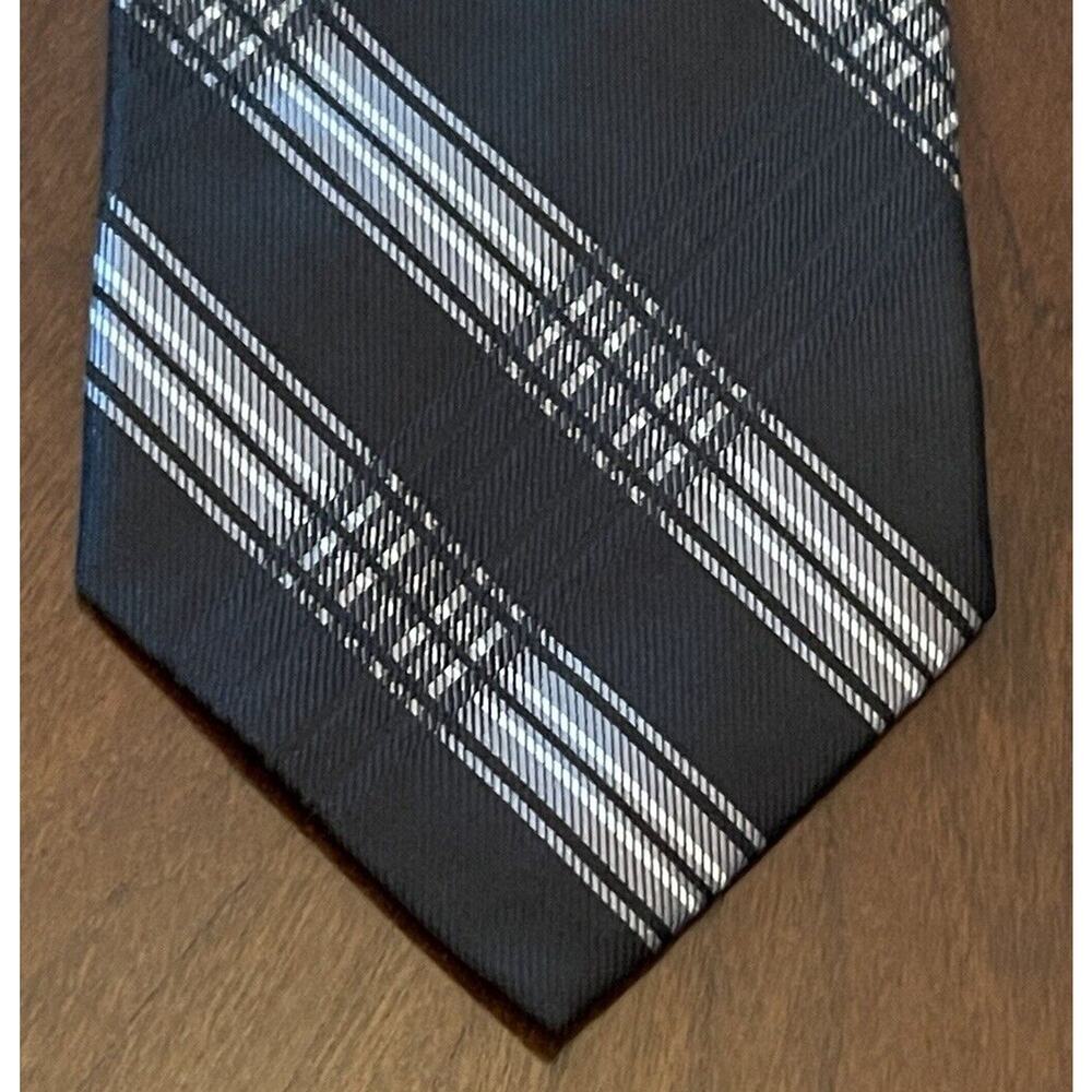 Vince Camuto Black Hand Made 100% Silk Men’s Neck Tie Made In China